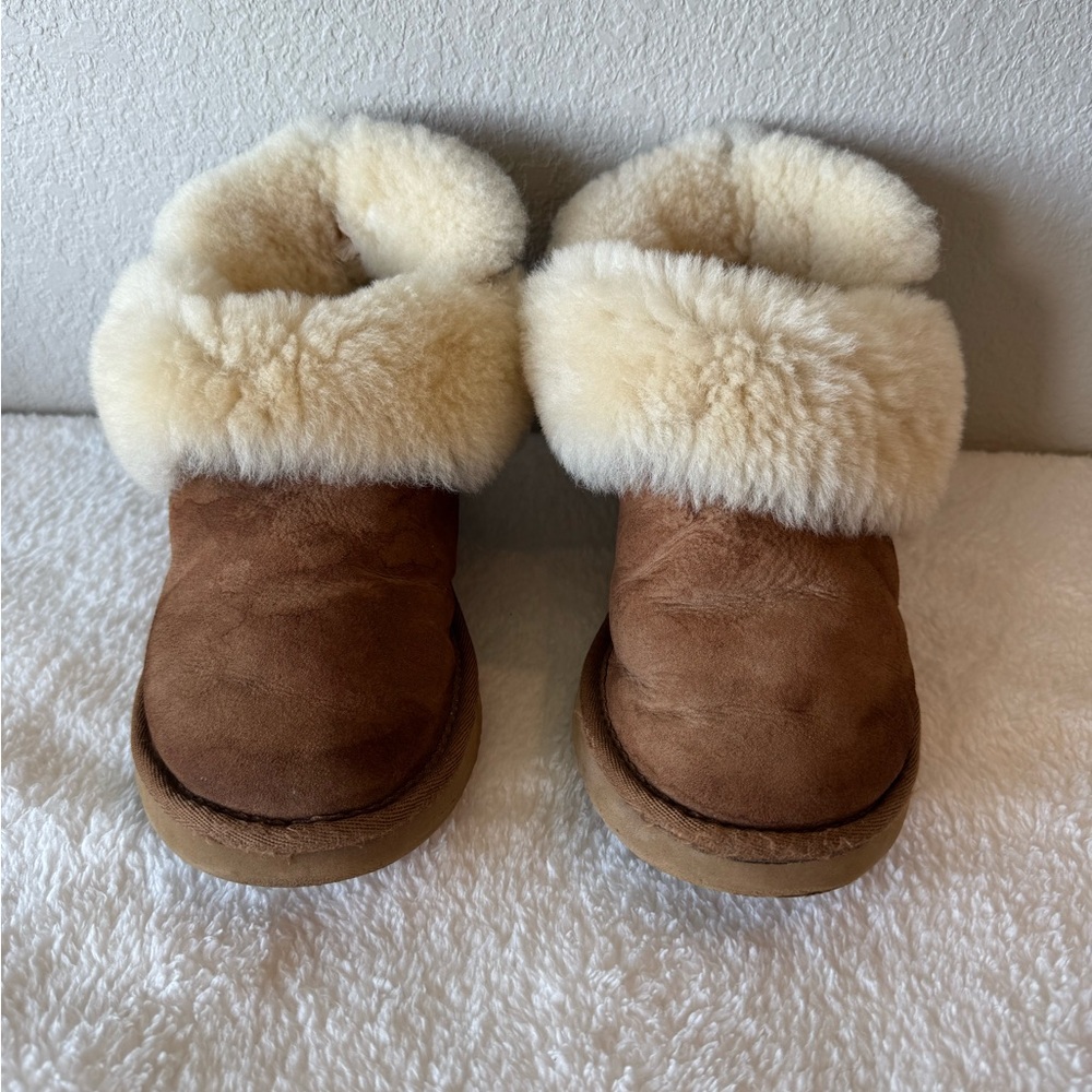 Dearfoams Women's Brown Bootie Slippers - Picture 3 of 11